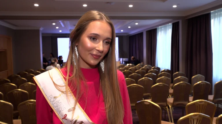 Maja Todd apelująca o profilaktykę i samobadanie piersi